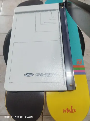 Guilhotina corte de papel