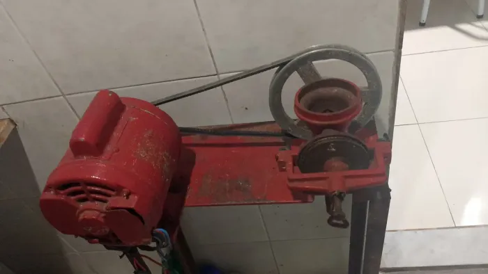Motor de moer feijão de acarajé muito bom interessado entre em contato *55