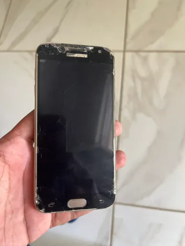 J5 pro tela quebrada