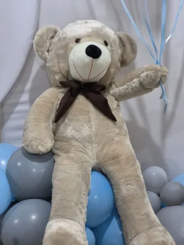 Urso de 1 metro e 10 centímetros