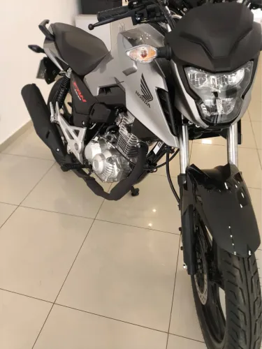 CG 160 FAN 26/26 emplacada