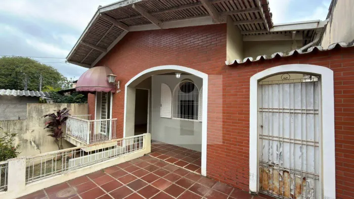 Casa a venda em Sousas - Campinas