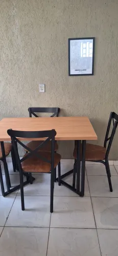 Mesa madeira 4 cadeiras