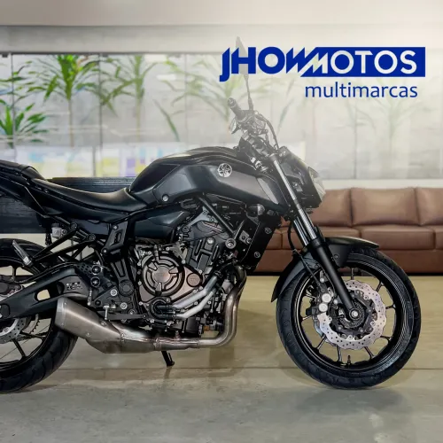 YAMAHA MT 07 IMPECÁVEL