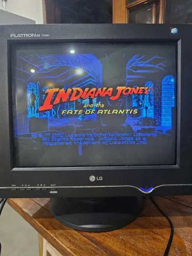 Monitor LG CRT + DESktop amd 64 x2 dual