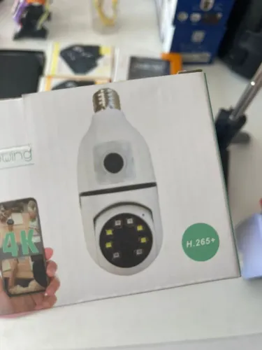 Camera wi-fi de bocal dupla com 2 lentes 