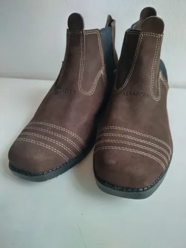 Bota Couro Nobuck Costurada Nº 43 Nova