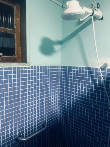 Quartos individuais para Universitária dentro da Ilha do Fundão ao lado da UFRJ.
