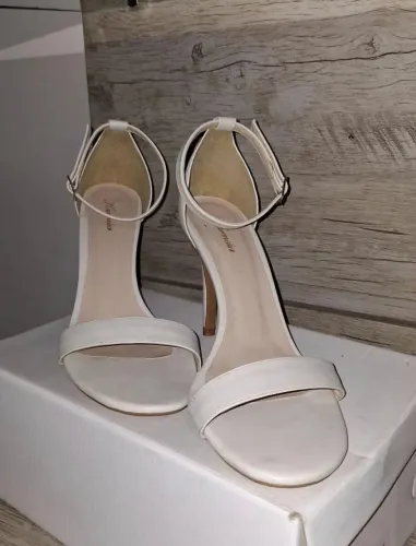 salto alto off-wite, tamanho 38