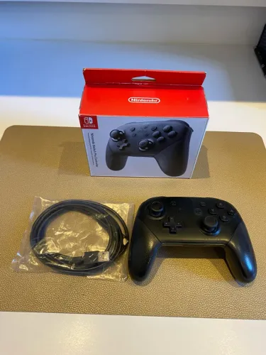 Controle Nintendo Switch PRO semi novo
