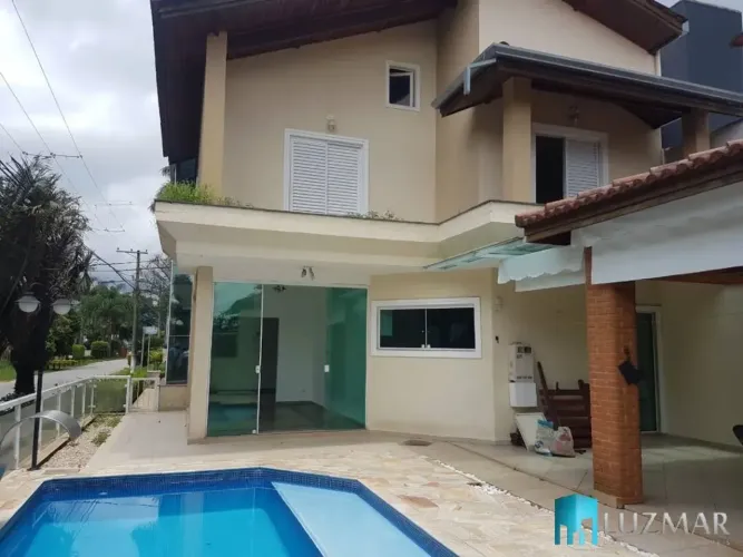 Casa em condomínio fechado - Três dormitórios - Mogi das Cruzes