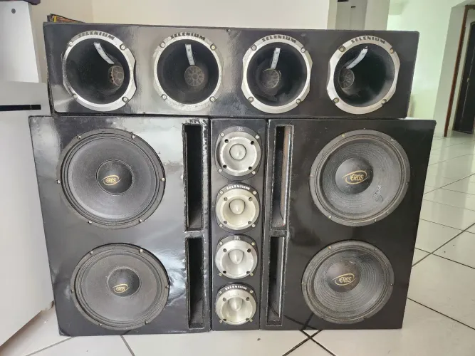 SOM AUTOMOTIVO PAREDÃO