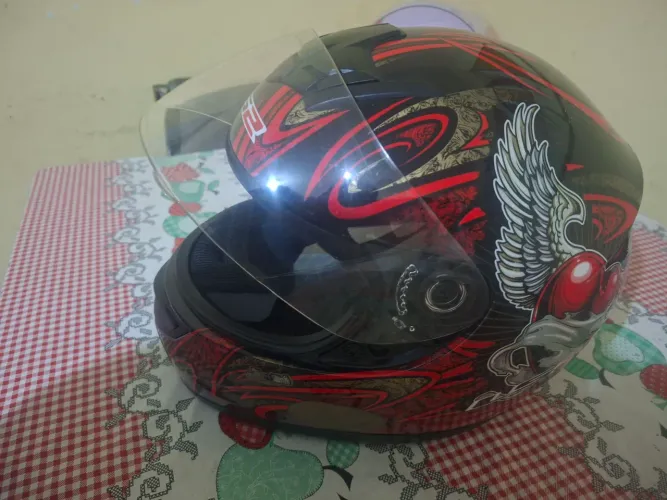 Capacete Ls2, tamanho 58.