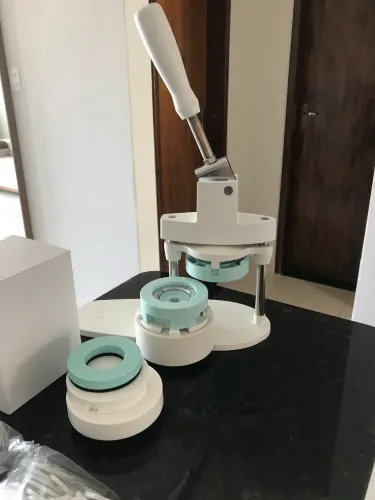 Máquina de fazer bottons 