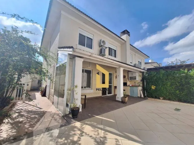 Casa à venda | Condomínio Fechado | 169m² | 3 suítes | quintal | 3 vagas | Palmas do Treme