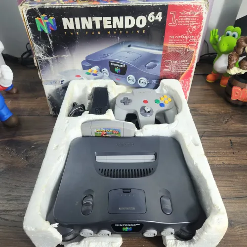 Nintendo 64 original com jogo Mario kart