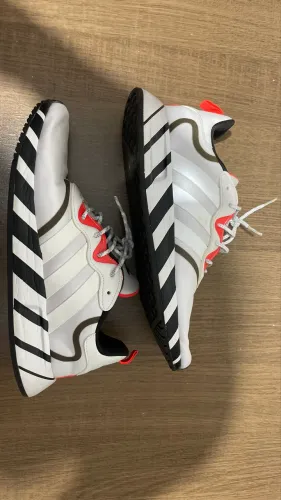 Tênis adidas número 39
