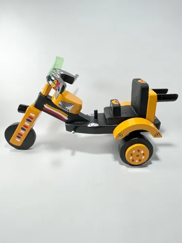 Miniatura Triciclo Honda em Madeira Artesanal Amarelo | Novo