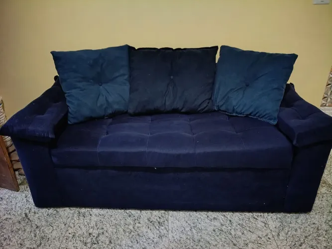 Sofá azul 3 lugares