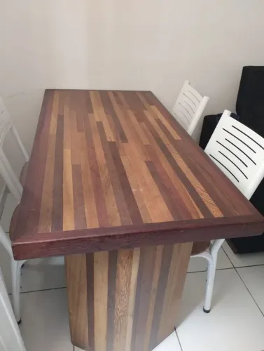 Linda Mesa de Marchetaria em Madeira 140x70
