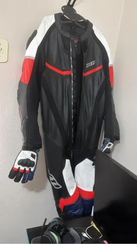 Vende-se macacão x11 Apex G