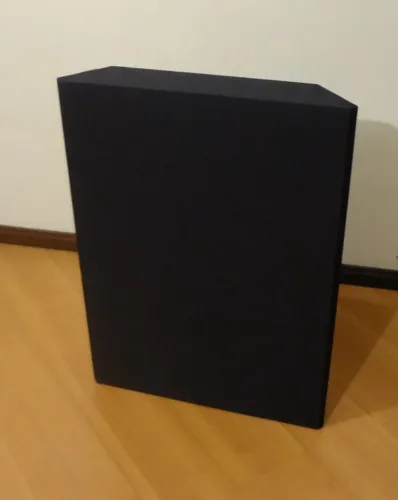 Bass trap (armadilha de graves) semi-triângulo com 60cm de frente