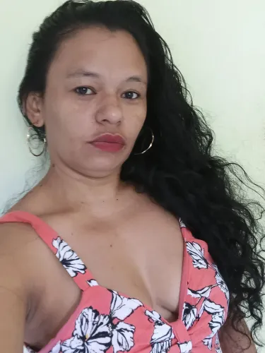 Sou doméstica, diarista, faxineira e babá  ofereço meus serviços 