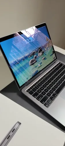 MacBook Air M1 2020 13" 256GB SSD 8GB RAM Space Gray