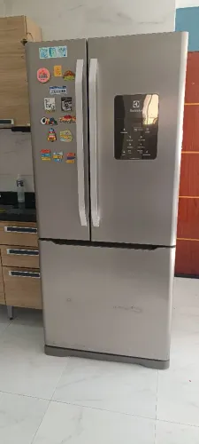 Geladeira Electrolux usada à venda.