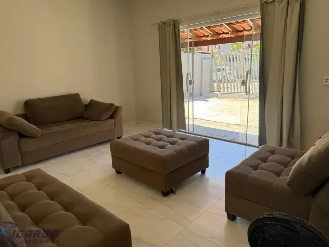 Casa em Meaípe. Reformada e ampliada. Próxima à praia. 128 m2 com 3 quartos, suíte, 4 vaga