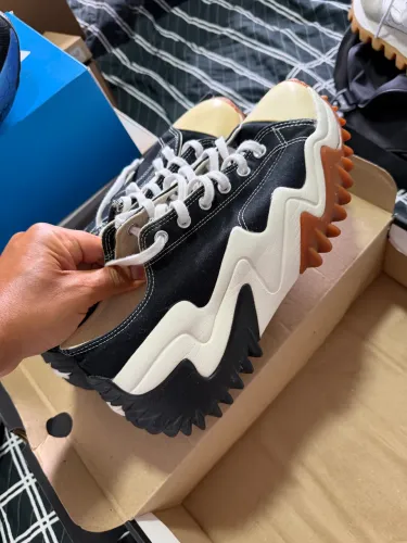 Tênis CONVERSE novo