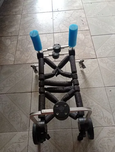 Cadeira 4 rodas para cachorro médio