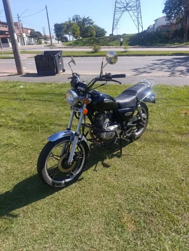 Suzuki 125 intruder ano 2011 preta