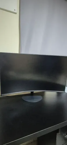 Monitor Curvo Samsung 32" C32T550FDL (Tela Quebrada) + Fonte Original + Caixa