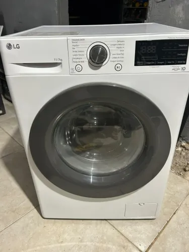 LAVA E SECA LG 11KG INVERTER BRANCA - Nunca usada 110v