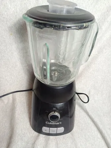 Liquidificador cuisinart spb-6. Ok. 110v. Tampa do copo não é original