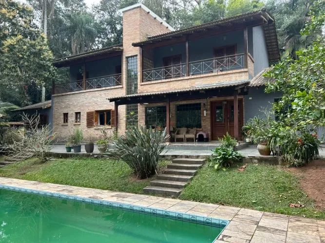 Refúgio Encantador na Serra da Cantareira 3.500 m² de Pura Natureza, Conforto e Lazer