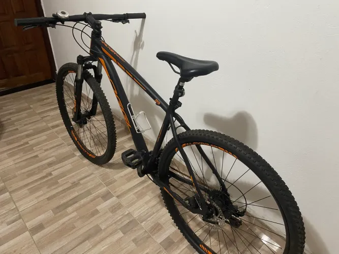 Bicicleta Oggi Hacker Sport 29