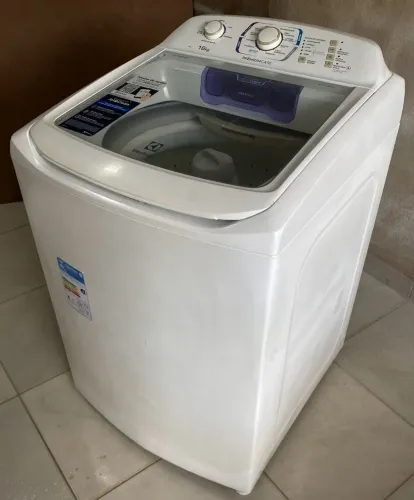 Máquina de lavar Eletrolux 16KG EXTRA BEM CONSERVADA FAÇO ENTREGA