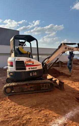 Mini escavadeira Bobcat E35 Cabine Aberta