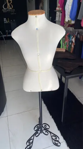 1 Busto manequim para loja de roupa/ Usado
