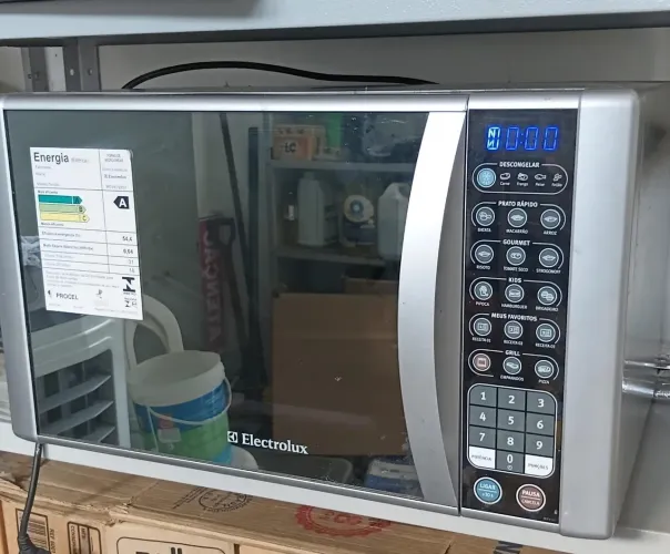 Micro-ondas Electrolux para concerto ou revenda