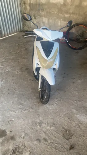 Shineray scooter 149cc motoneta , gasolina ano 2017 cor branca 