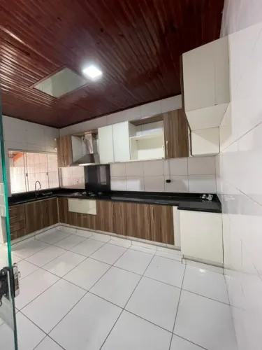 Alugo Casa 3/4 - 604 Sul