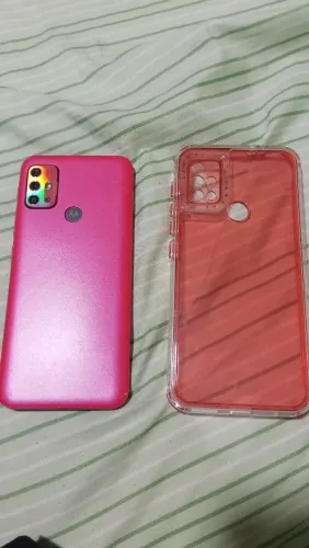 Vendo Motorola moto g 10 funcionando tudo nenhum defeito só a película aqui está trincada