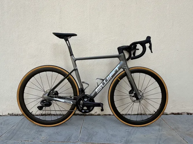 Bicicleta Swift Racevox Evo - Tamanho 54 L - Shimano Ultegra Di2 - 12v - Prata
