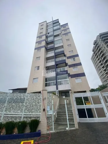 Em um bairro tranquilo, 2 dorm, sendo 1 suíte