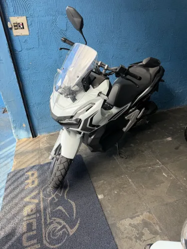 Honda adv 150