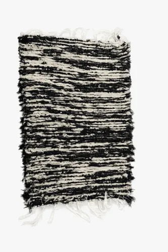 Tapete de Tear Preto e Branco Artesanal - Decoração Moderna