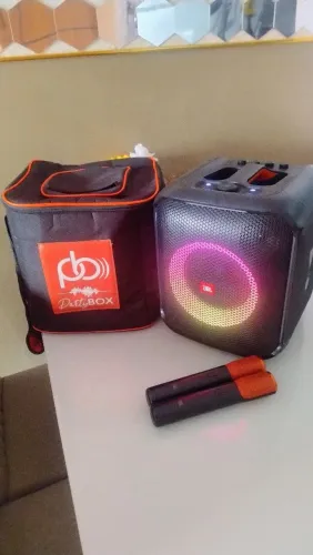 JBL Patybox Encore Karaoke 2 microfones sem fio.